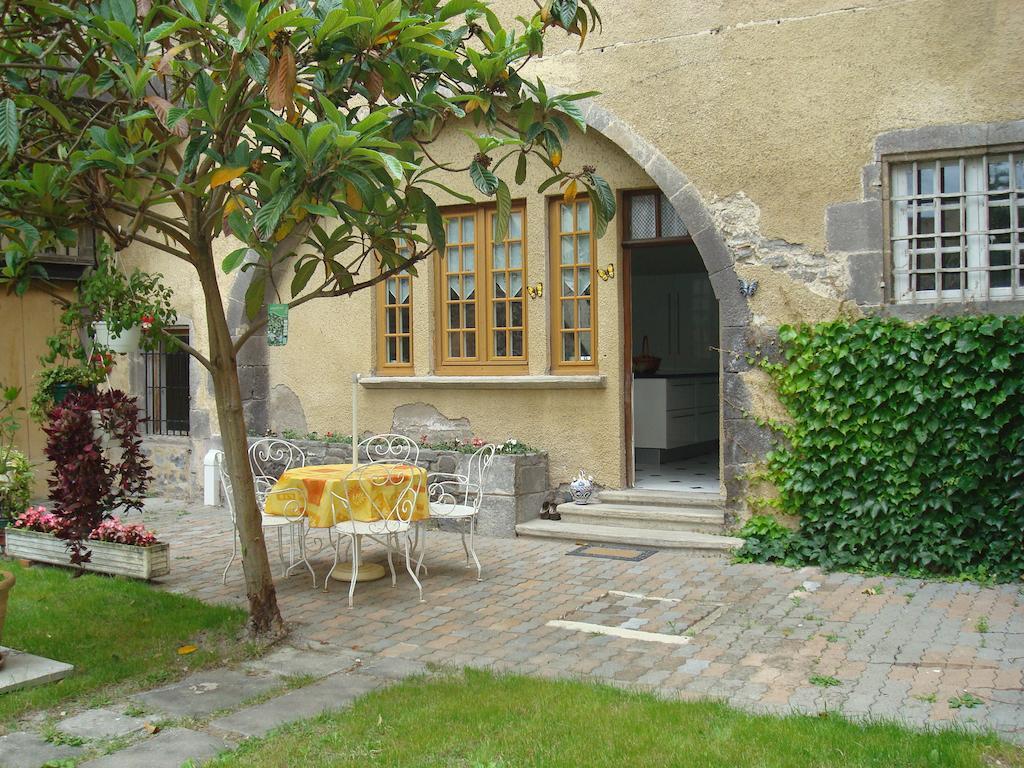 Château de Bourrassol Menetrol Exterior foto