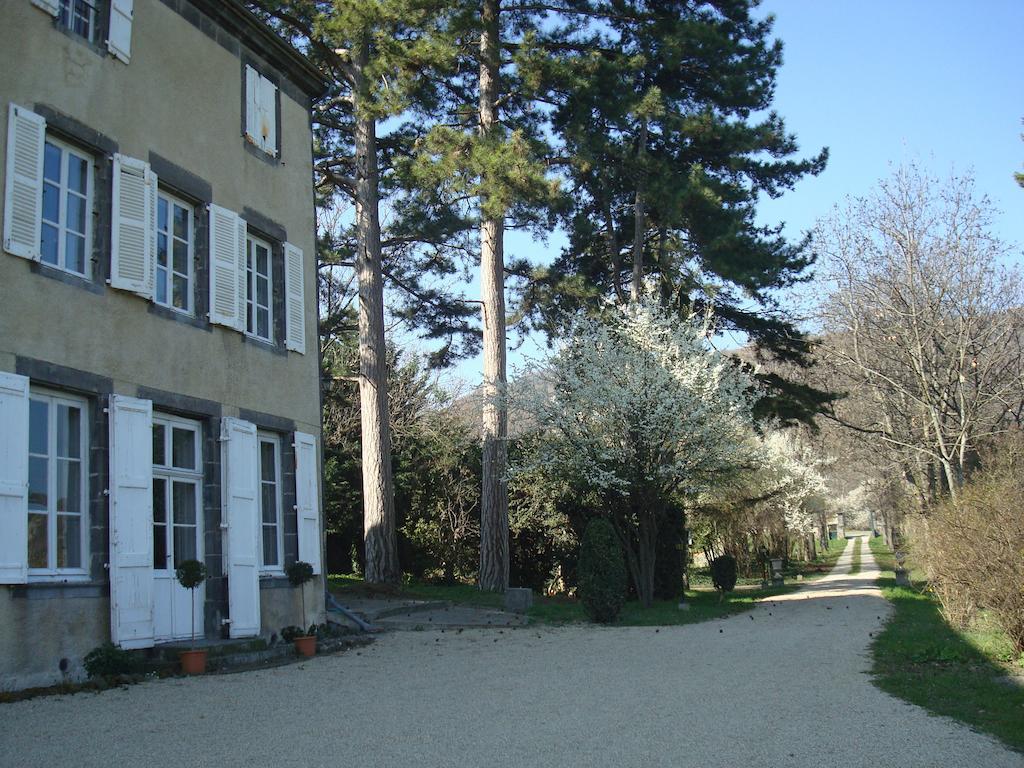 Château de Bourrassol Menetrol Exterior foto