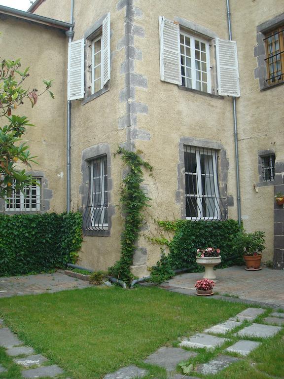 Château de Bourrassol Menetrol Exterior foto