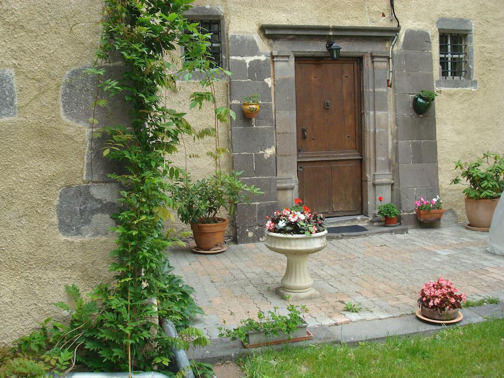 Château de Bourrassol Menetrol Exterior foto